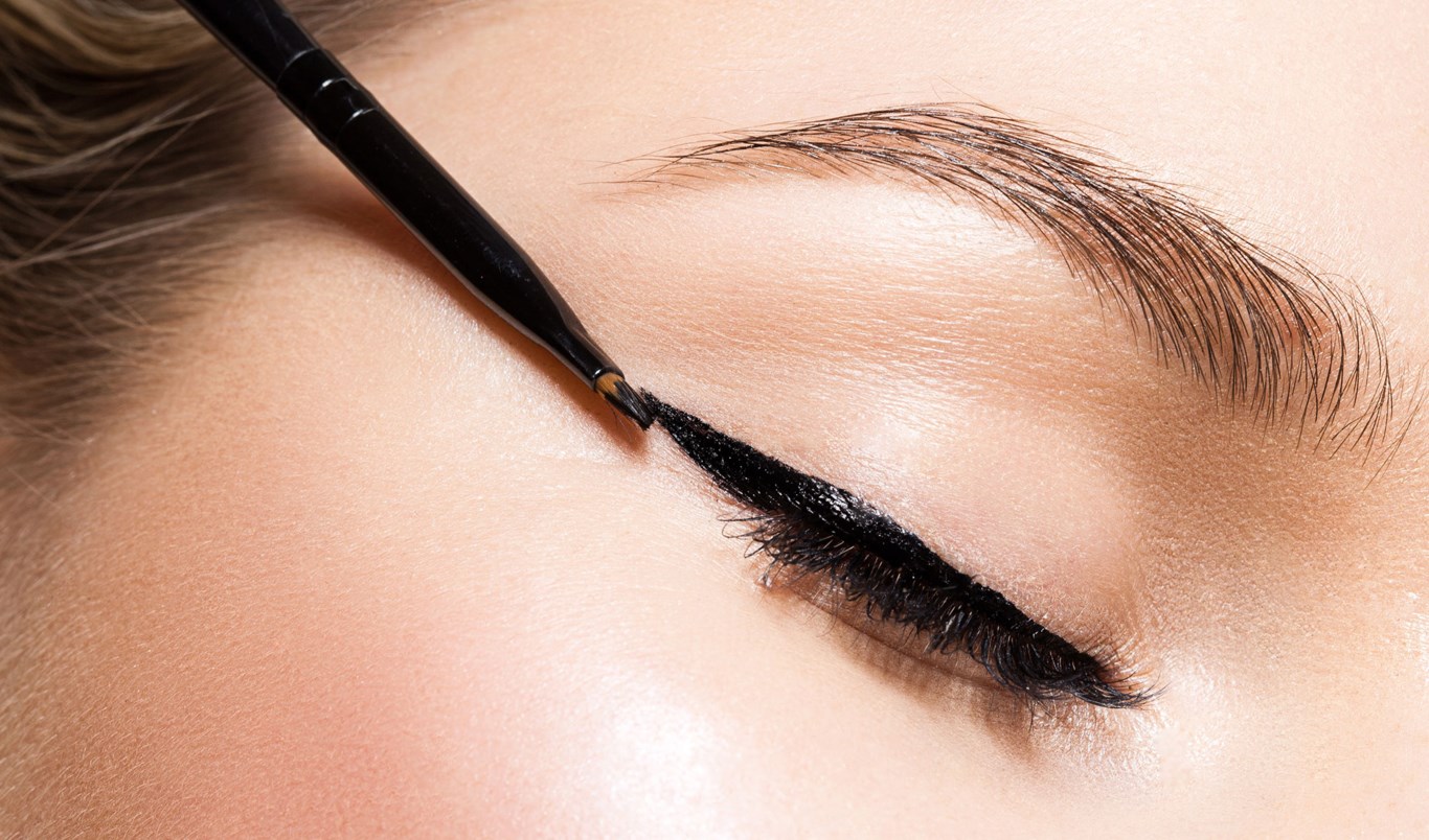 Experttips: Få en skarp eyeliner med vinge