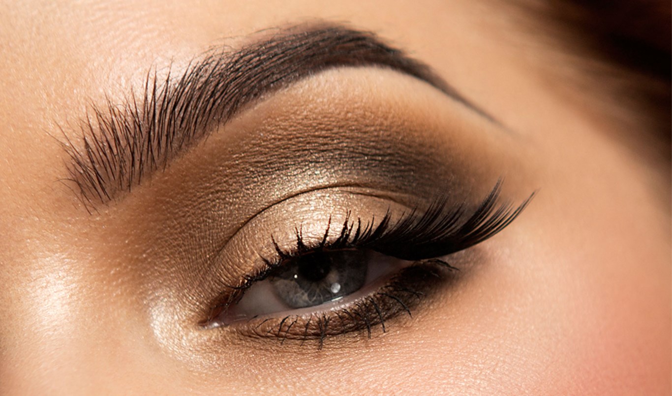 Linda Hallberg lanserar makeup