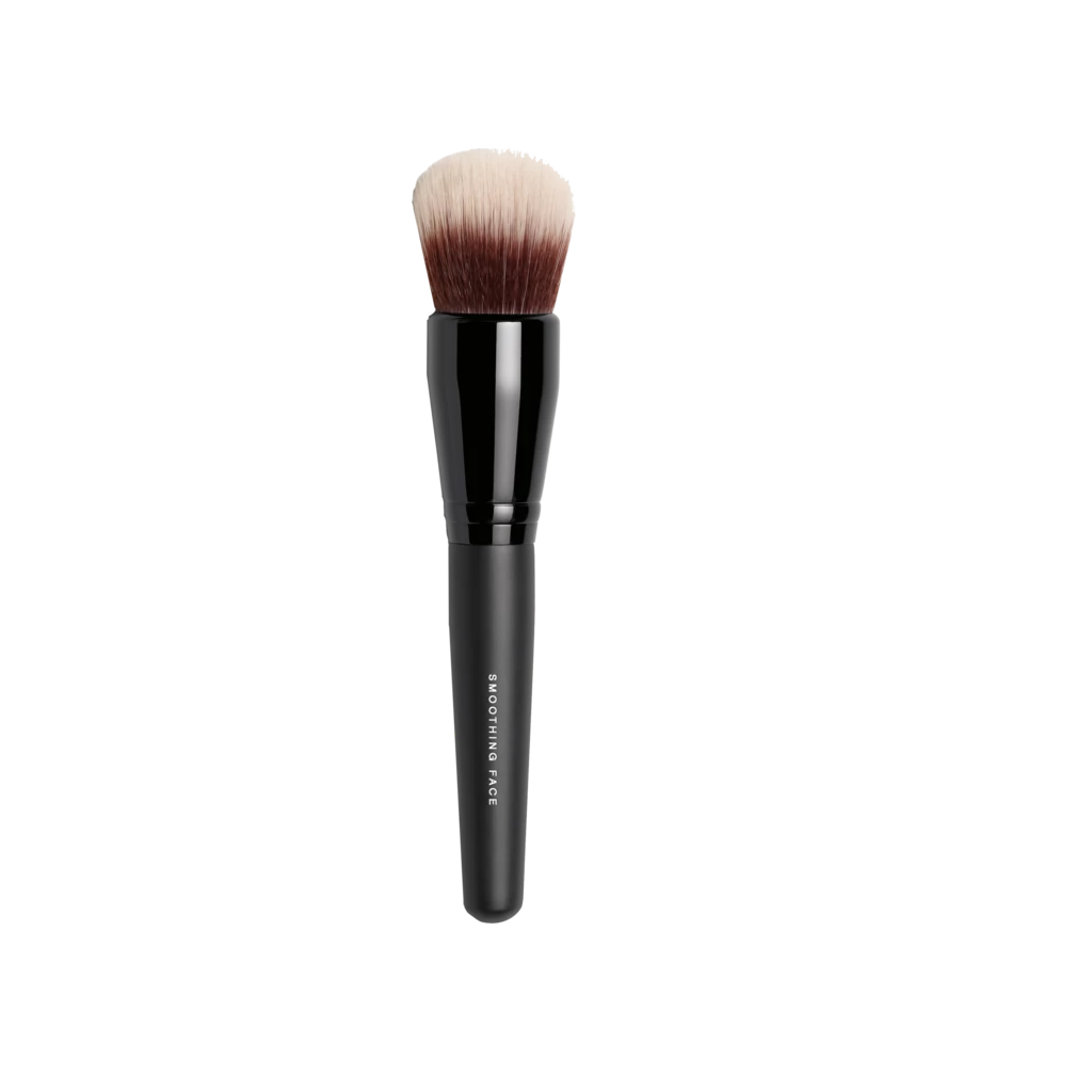 bareMinerals - Smoothing Face Brushosoitteessa Kicks.fi