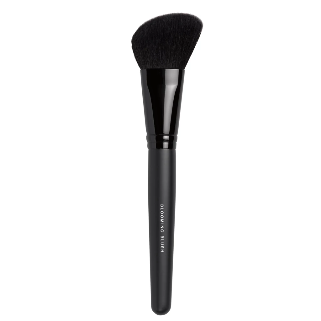 bareMinerals - Blooming Blush Brushosoitteessa Kicks.fi