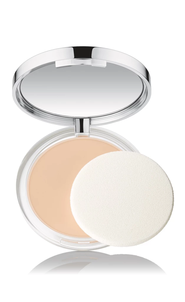 Clinique - Almost Powder Makeup Foundation Fair på KICKS.no