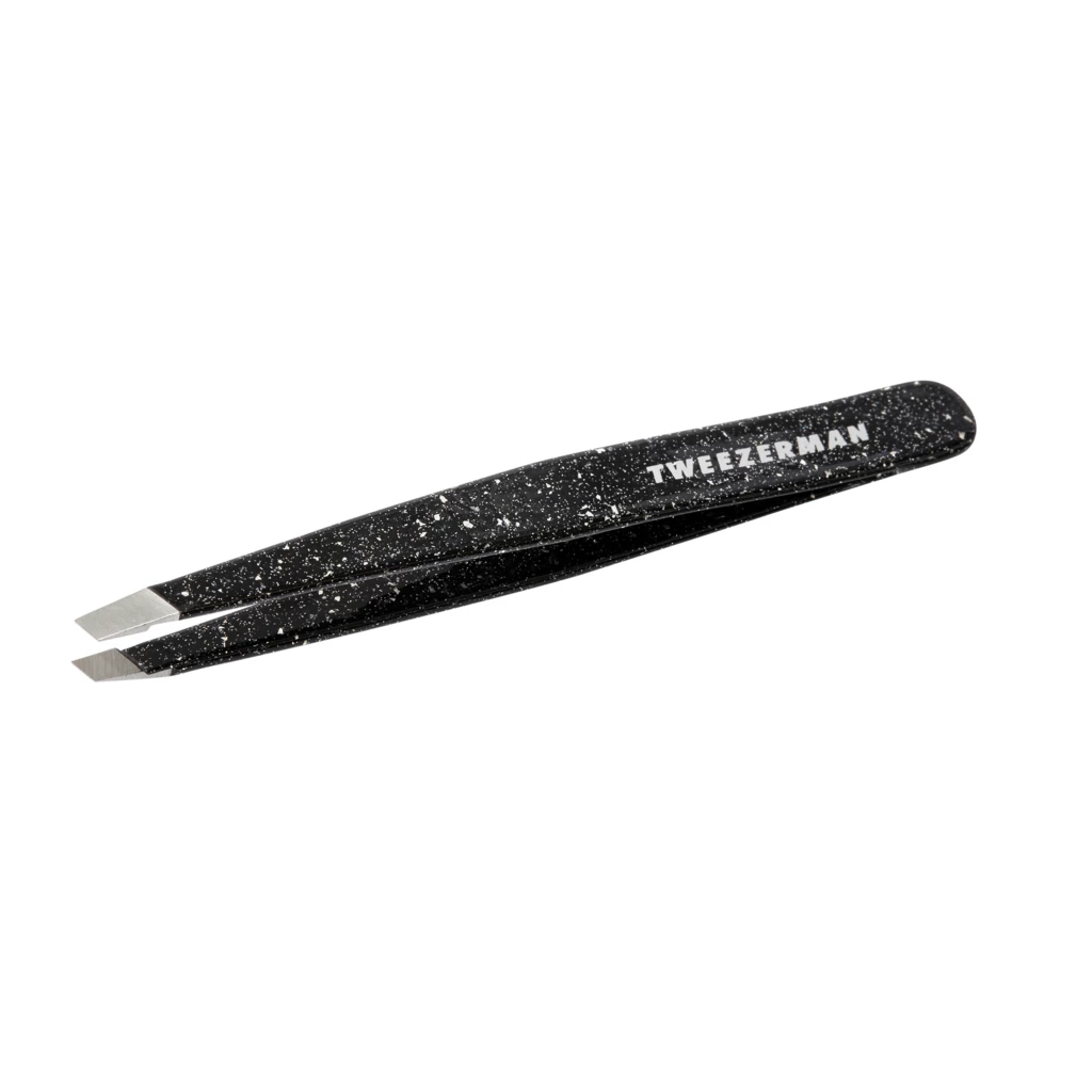 Tweezerman - Slant Tweezer Leopard Print Sparkling Black på KICKS.se