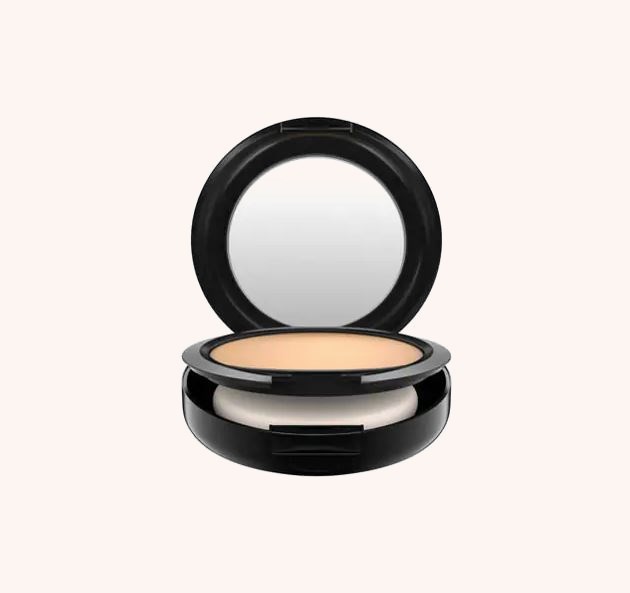 Studio Fix Powder Plus Foundation NC25 Studio Fix Powder Plus Foundation NC25