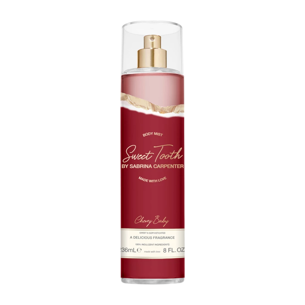 Sabrina Carpenter - Cherry Baby Body Mist 236 ml på KICKS.se