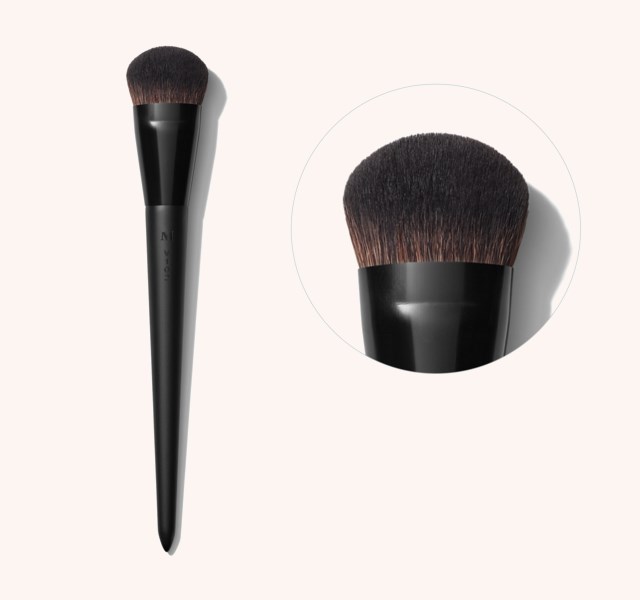 V102 Dense Edged Foundation Brush V102 Dense Edged Foundation Brush