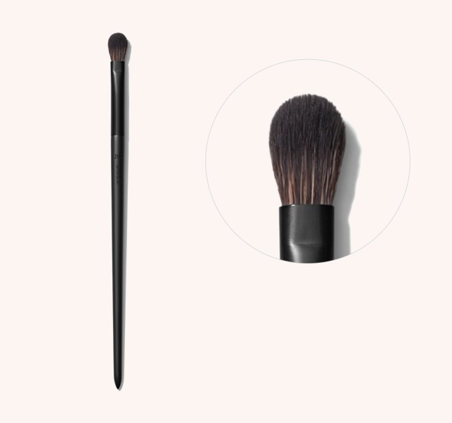 V205 Flat Domed Eyeshadow Brush V205 Flat Domed Eyeshadow Brush