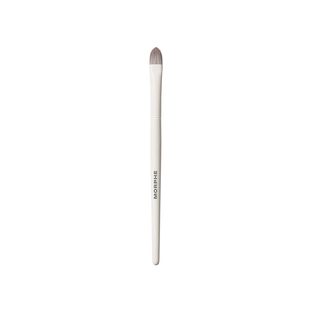 Morphe - M134 Pointed Paddle Concealer Brushosoitteessa Kicks.fi