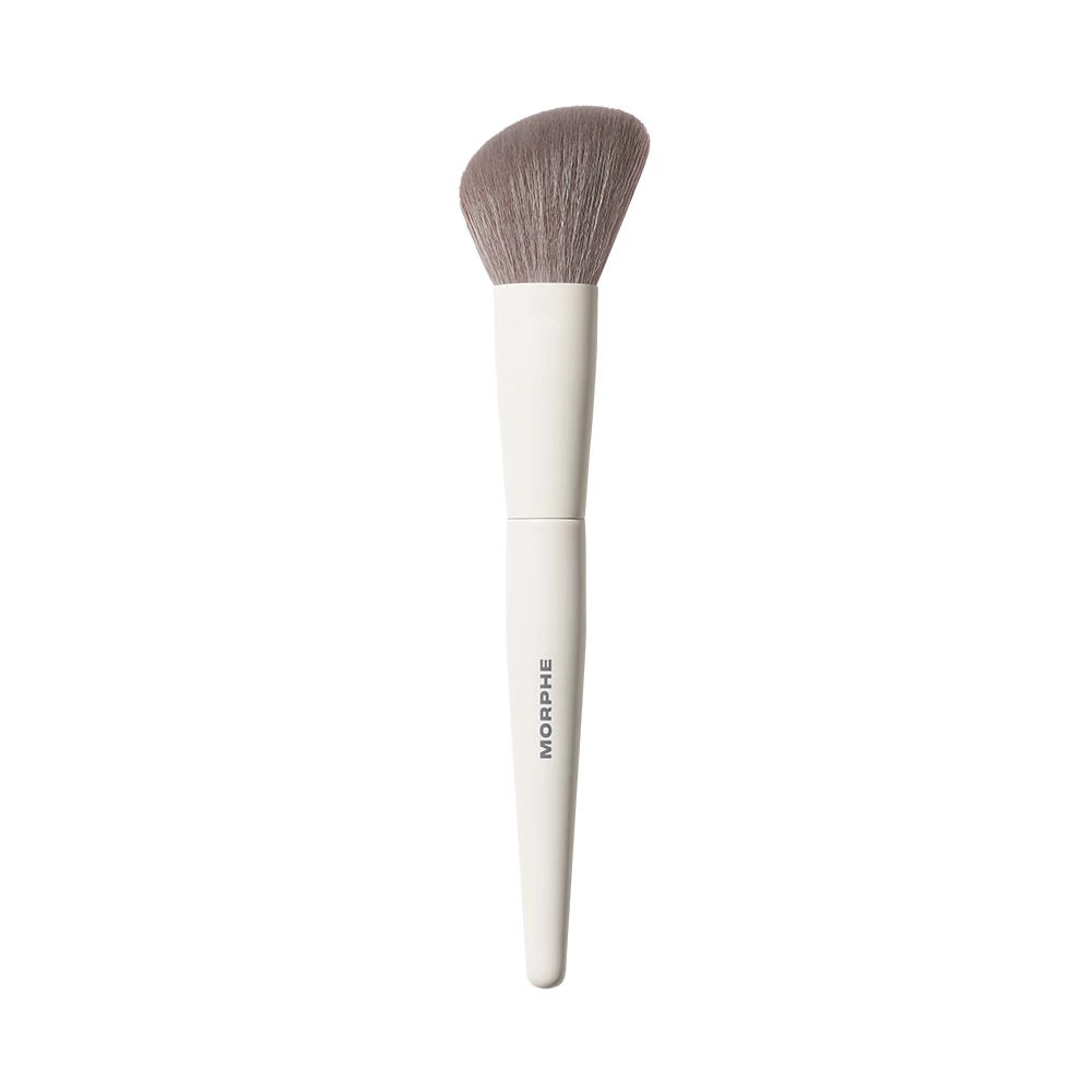 Morphe - M241 Angled Powder Bronzer Brush på KICKS.se