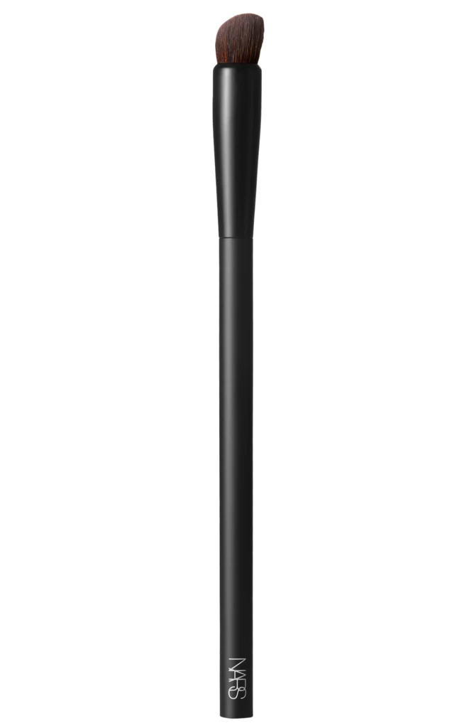 NARS - #24 High Pigment Eyeshadow Brush på KICKS.no