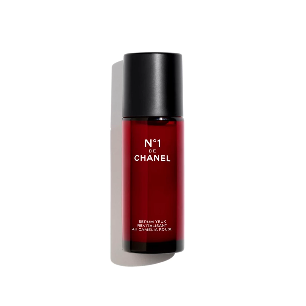 CHANEL - Smooths - Revives - Gives Eyes A Wide-Awake Look på KICKS.no