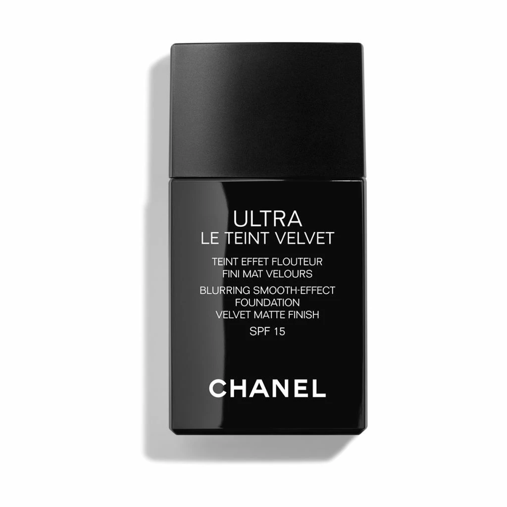 CHANEL - Ultra-Light And Longwearing Formula With A Blurring Matte Finish For A Perfect, Natural Complexion på KICKS.no