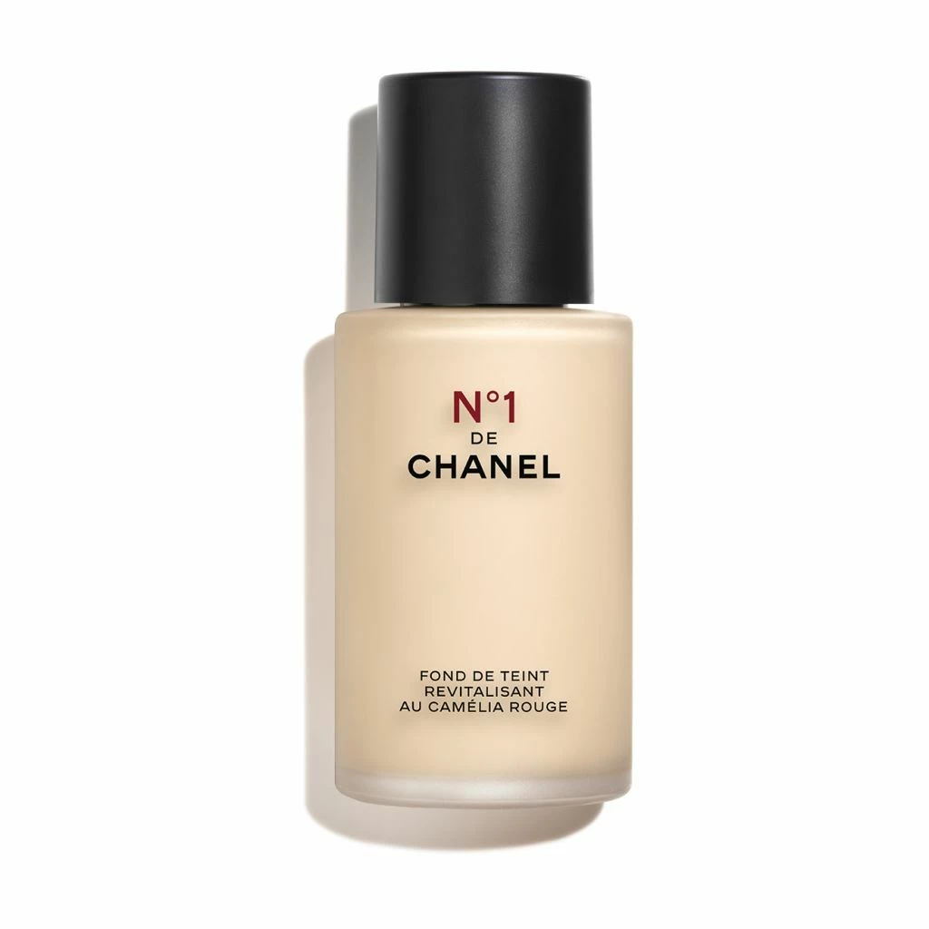 CHANEL - Illuminates - Hydrates - Protects på KICKS.no