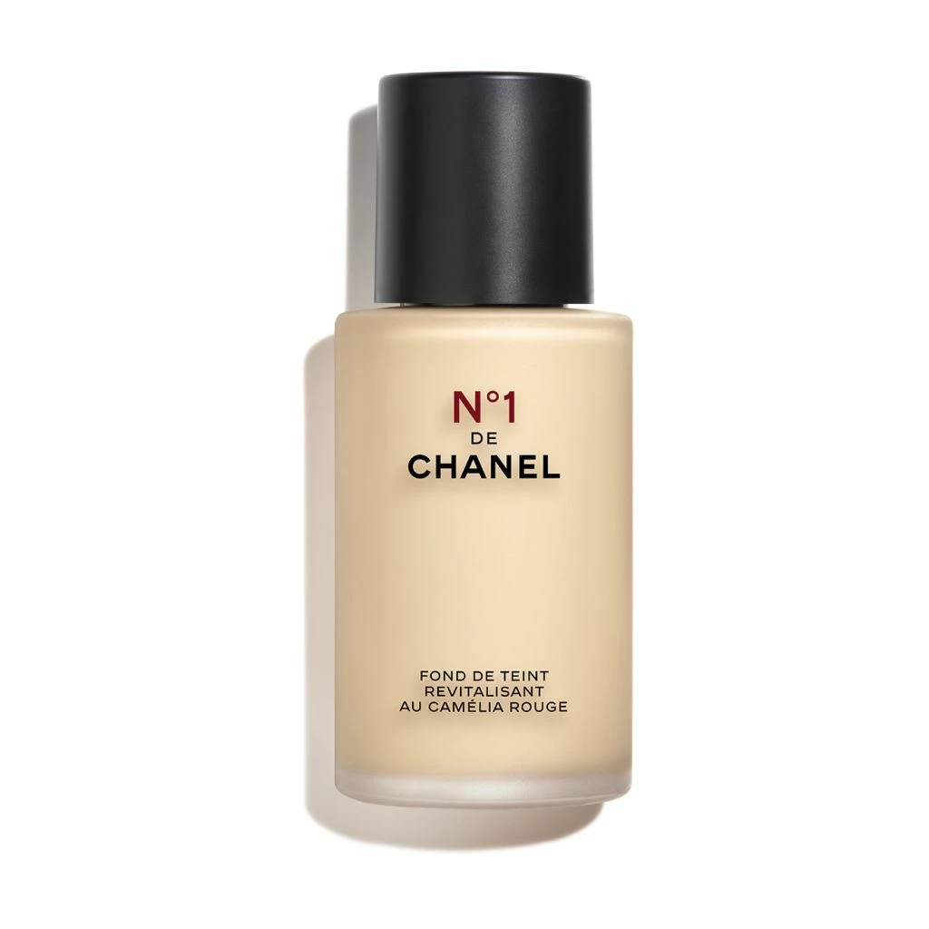 CHANEL - Illuminates - Hydrates - Protects på KICKS.no
