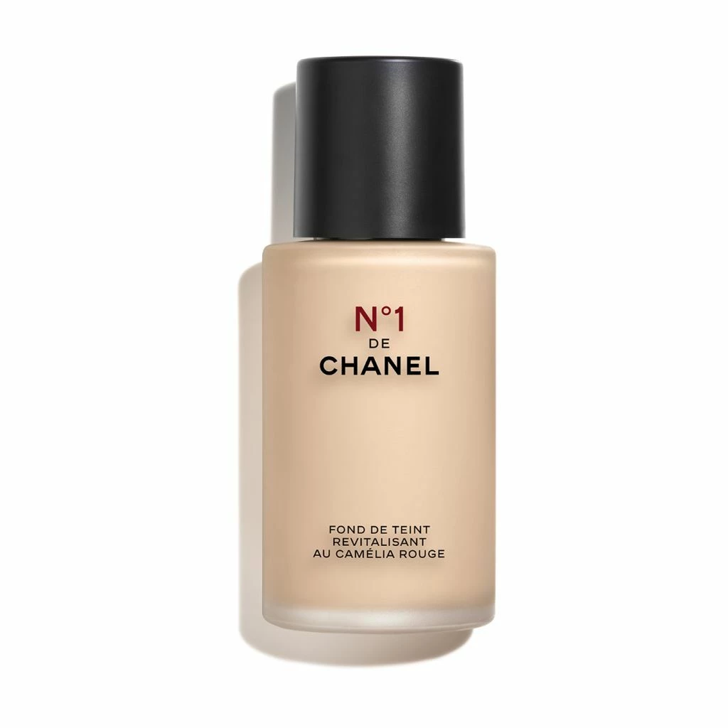 CHANEL - Illuminates - Hydrates - Protects på KICKS.no