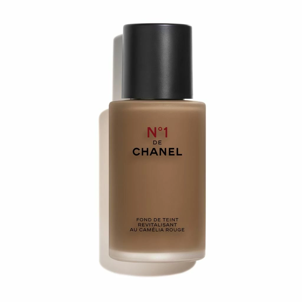 CHANEL - Illuminates - Hydrates - Protects på KICKS.no