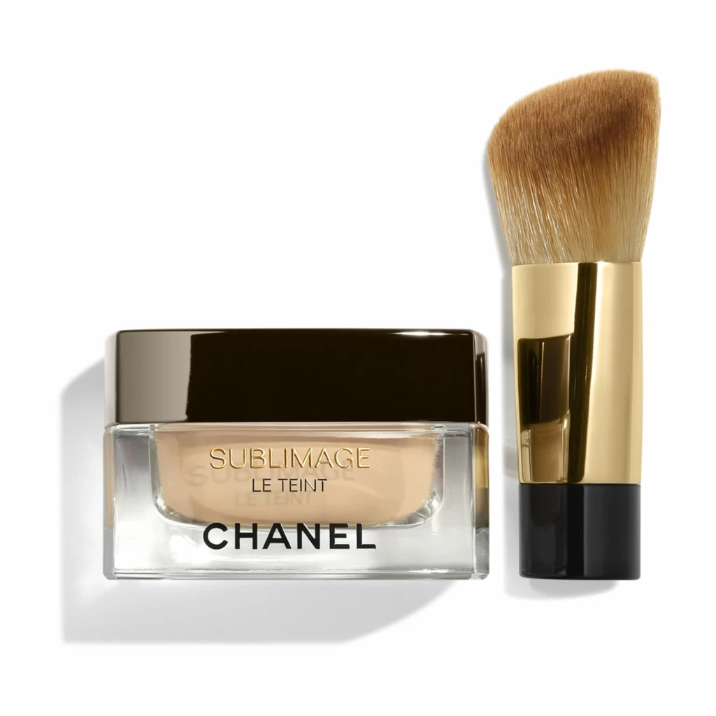 CHANEL - Ultimate Radiance -Generating Cream Foundation på KICKS.no