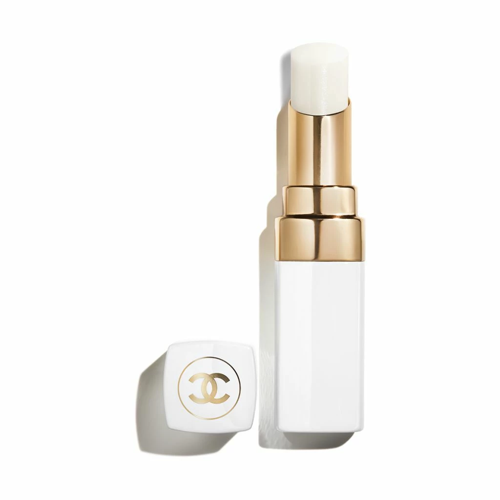CHANEL - A Hydrating Tinted Lip Balm That Offers Buildable Colour For Better-Looking Lips, Day After Day på KICKS.no