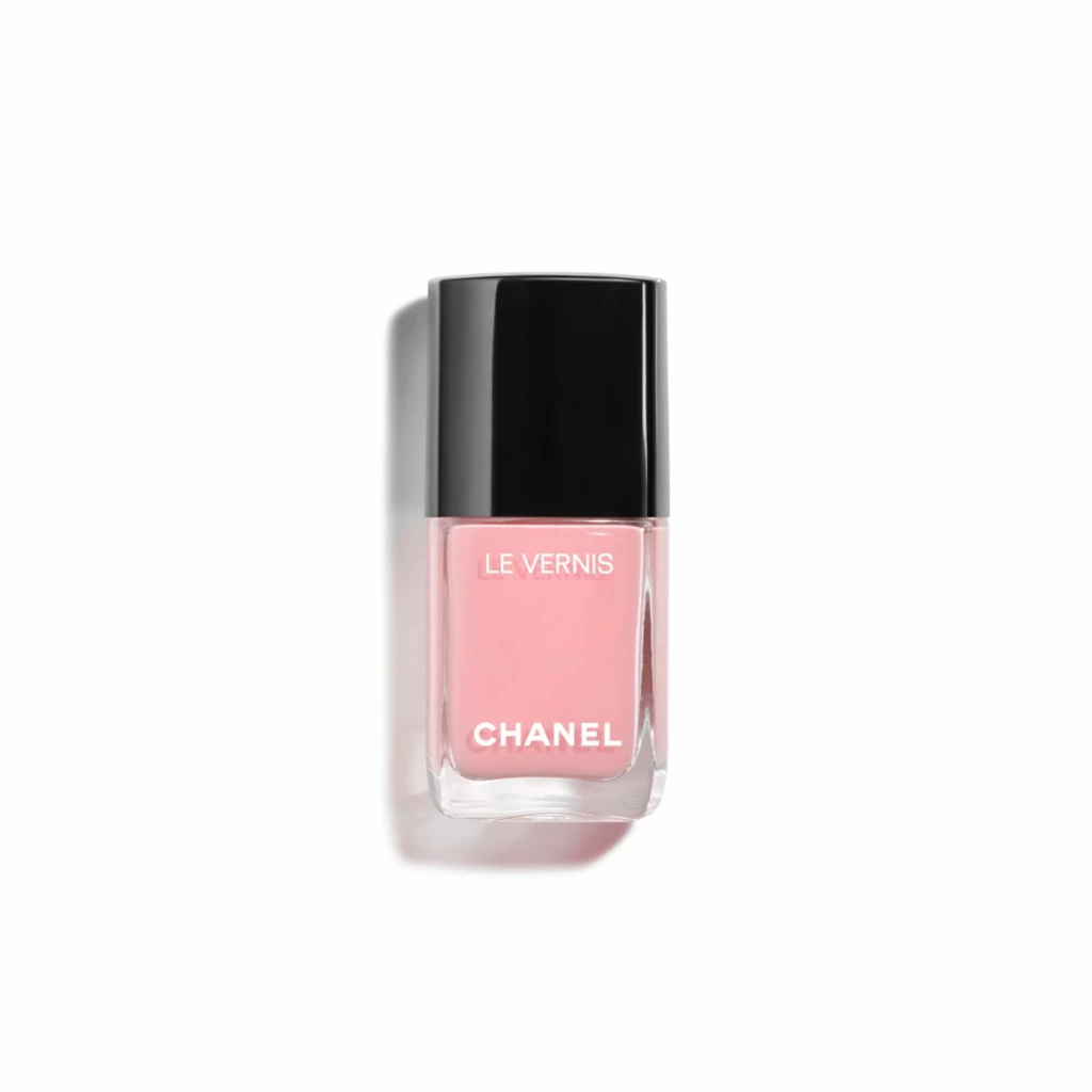 CHANEL - Longwear Nail Colour på KICKS.no