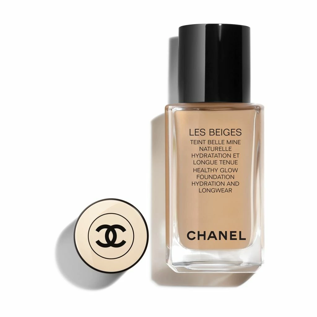 CHANEL - Healthy Glow Foundation Hydration And Longwear på KICKS.no
