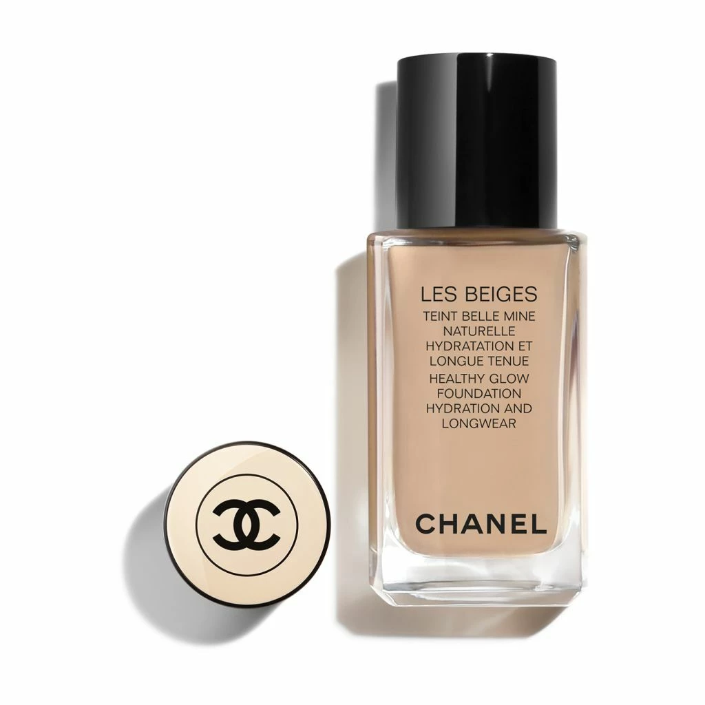 CHANEL - Healthy Glow Foundation Hydration And Longwear på KICKS.no