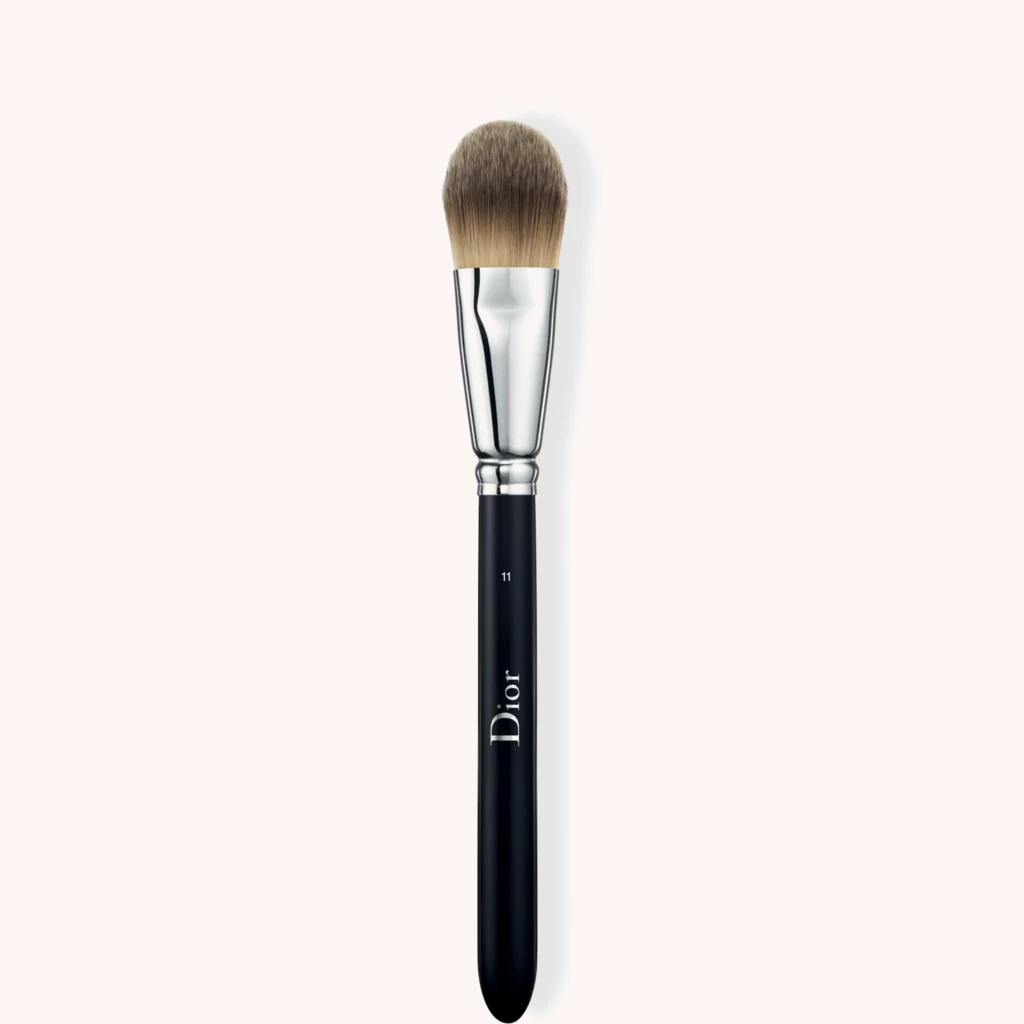 Backstage Light Coverage Fluid Foundation Brush N° 11