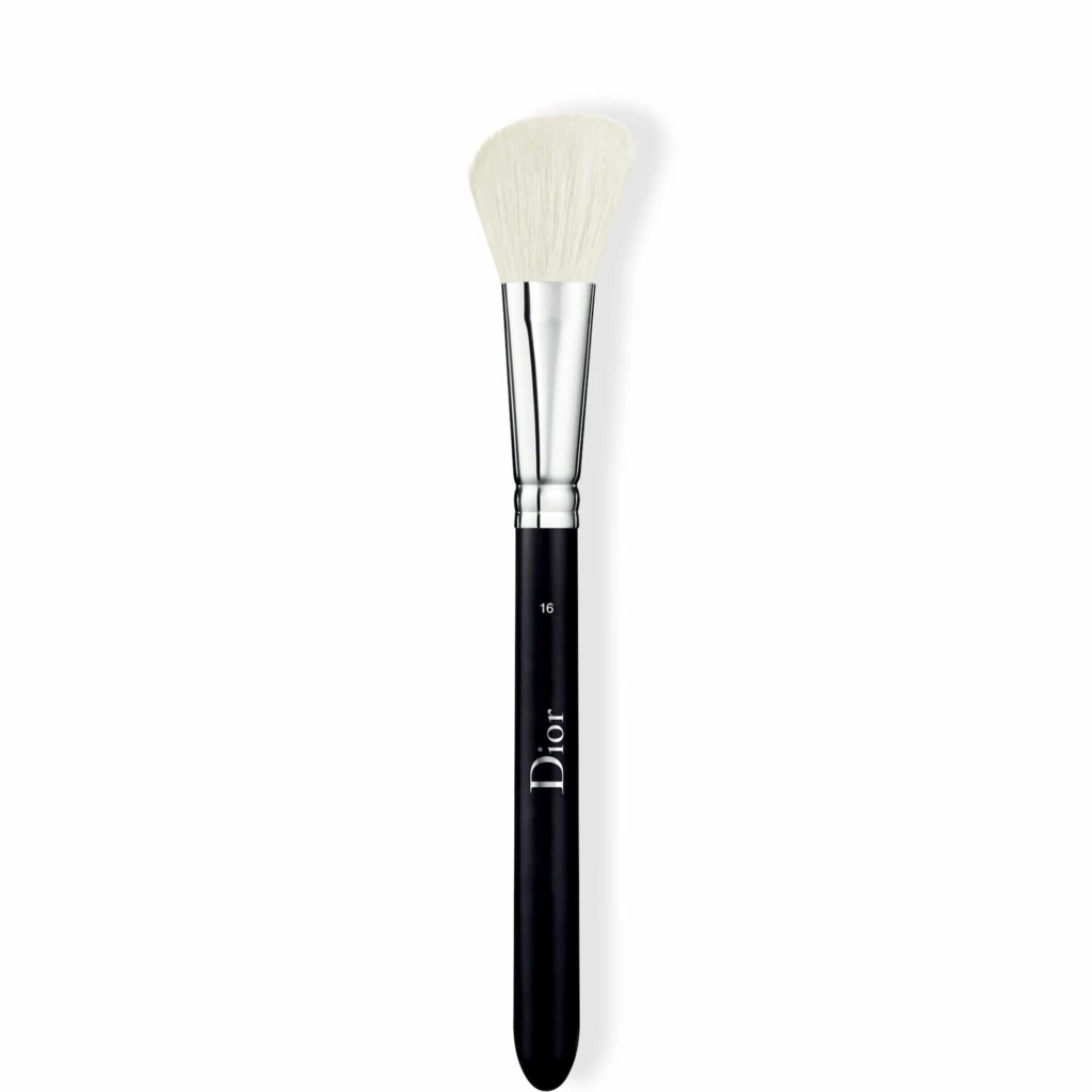 DIOR - Backstage Blush Brush N° 16 på KICKS.no