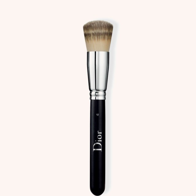 Backstage Full Coverage Fluid Foundation Brush N° 12 Backstage Full Coverage Fluid Foundation Brush N° 12