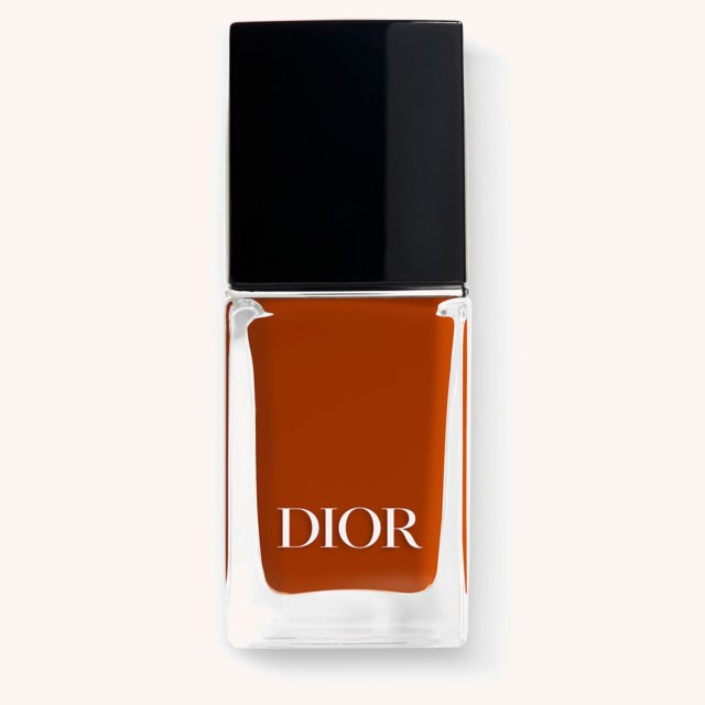 Vernis Nail Polish With Gel Effect And Couture Color 849 Rouge Cinéma Vernis Nail Polish With Gel Effect And Couture Color 849 Rouge Cinéma