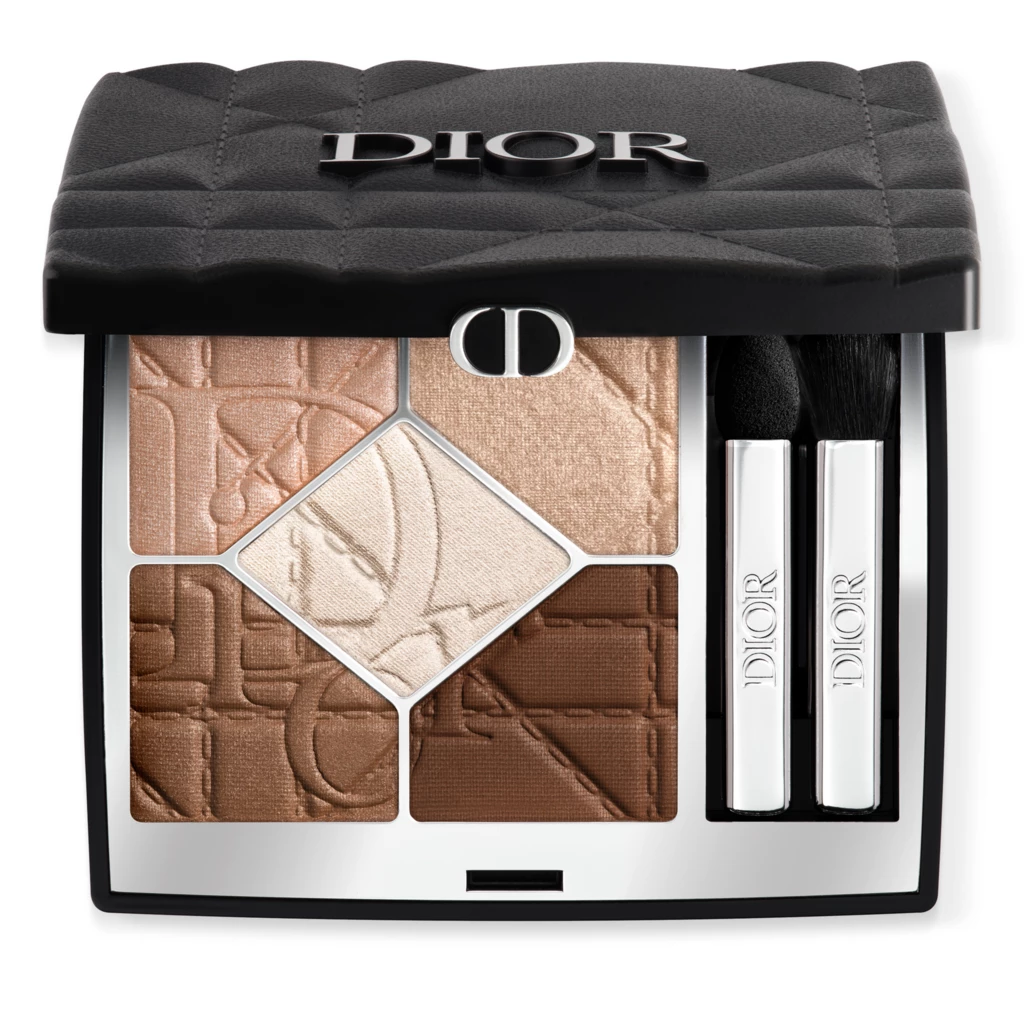 DIOR - Diorshow 5 Couleurs – Cannage Limited Edition 557 Brown Cashmere på KICKS.se