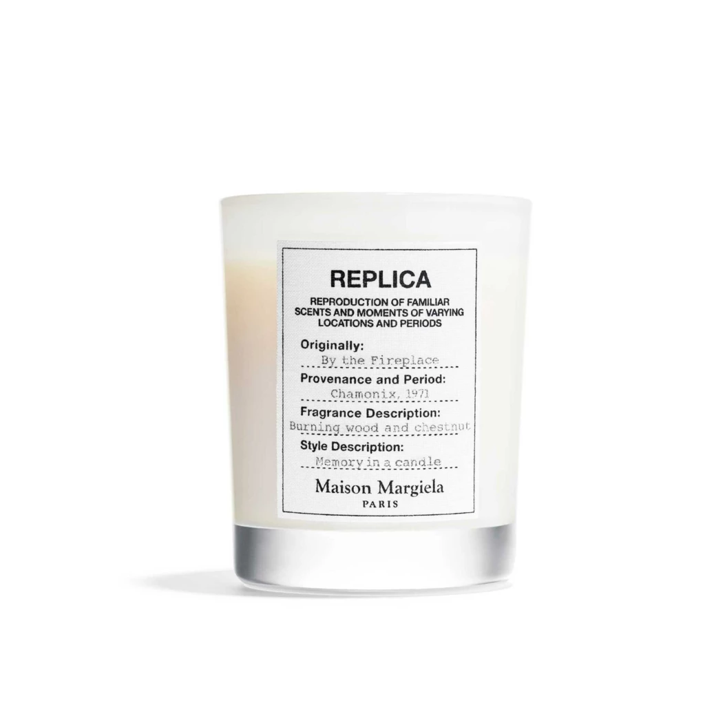 Maison Margiela - Replica Fireplace Scented Candle 165 g på KICKS.se
