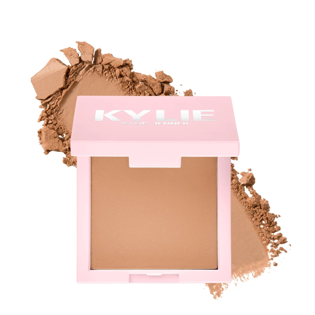 Kylie Cosmetics - Pressed Bronzing Powder 100 Khaki på KICKS.no