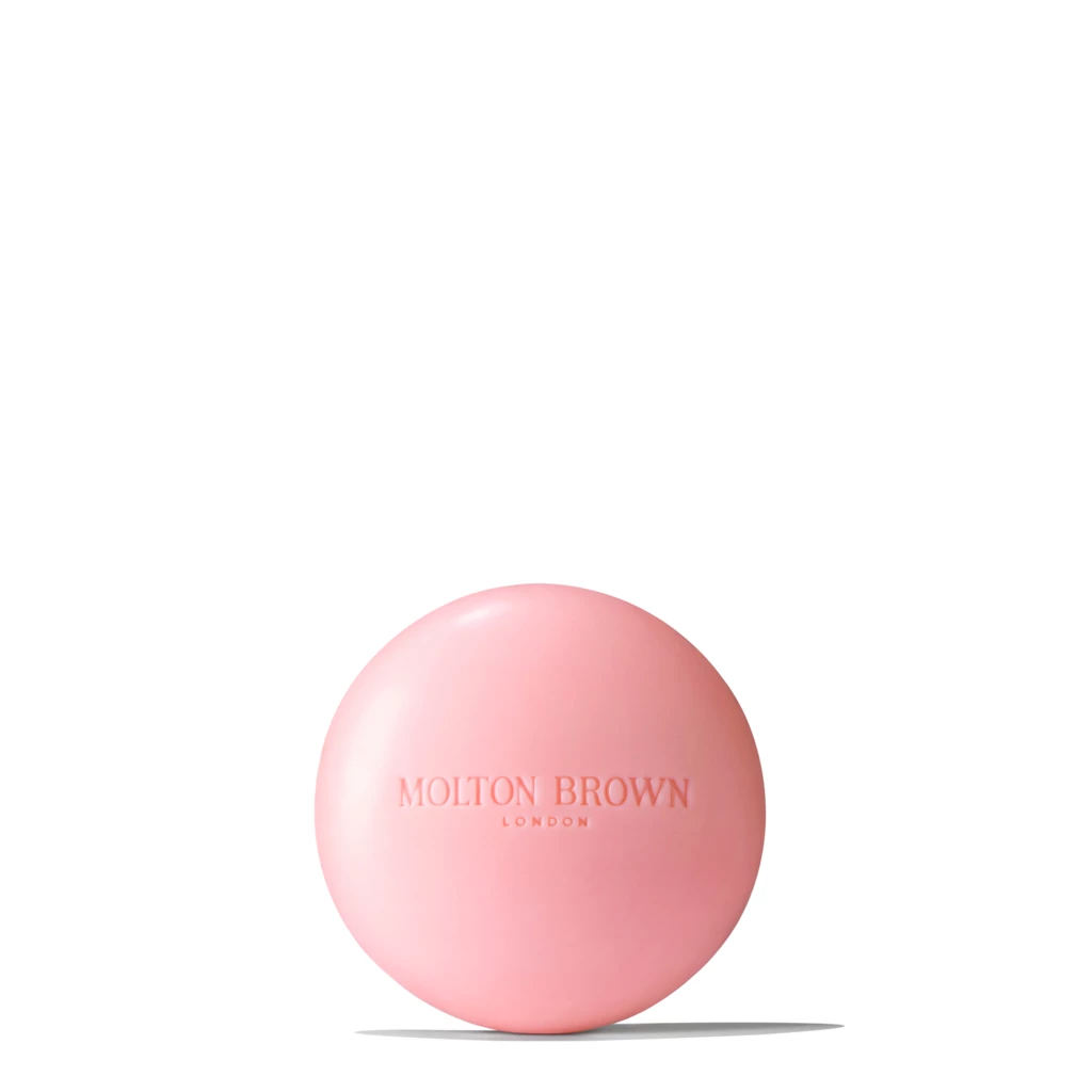 Molton Brown - Delicious Rhubarb & Rose Perfumed Soap på KICKS.se