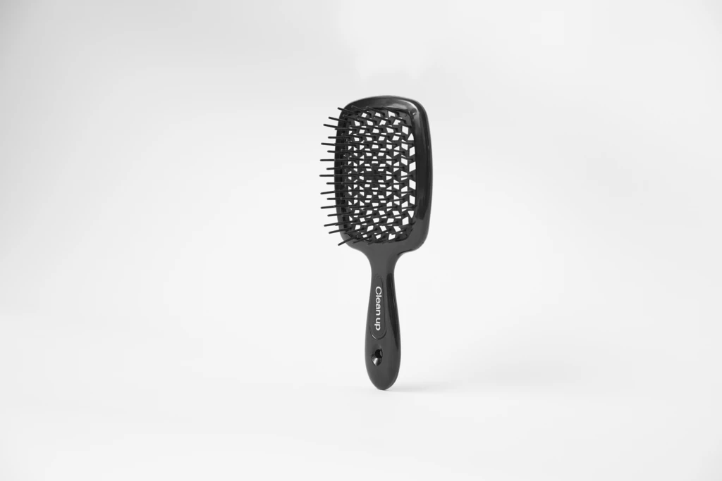 Clean Up - Hairbrush på KICKS.se