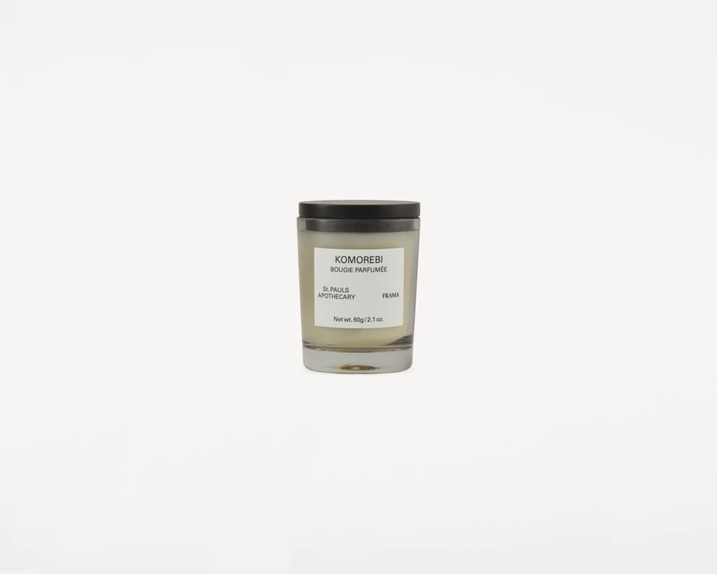 FRAMA - Komorebi Scented Candle 60 g på KICKS.se