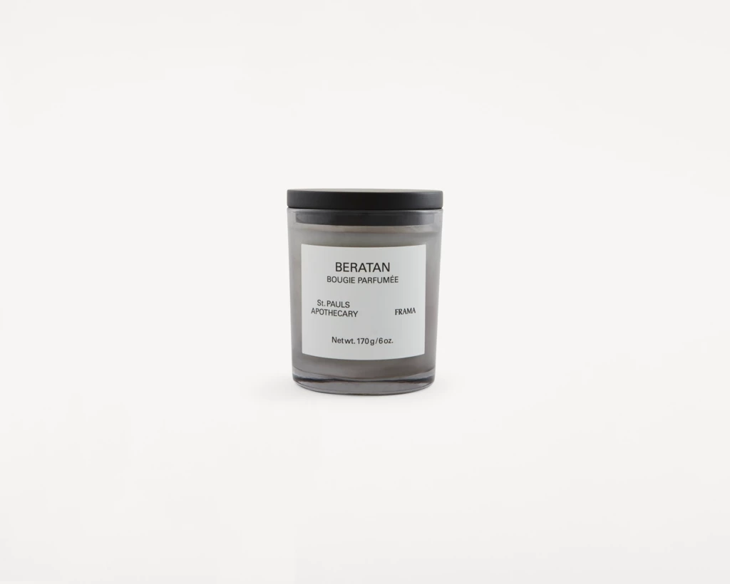 FRAMA - Beratan Scented Candle 170 g på KICKS.se