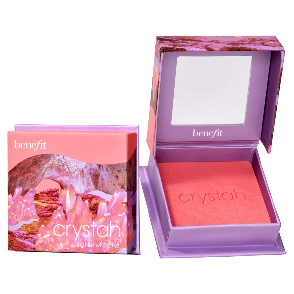 Benefit - Crystah Blush Strawberry Pink på KICKS.no