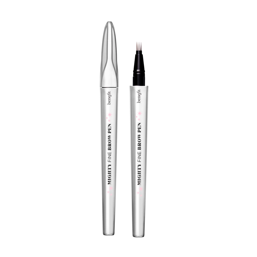 Benefit - Mighty Fine Brow Pen - Superfine Triple Tip Brow Pen 3.75 Warm Medium Brown på KICKS.se