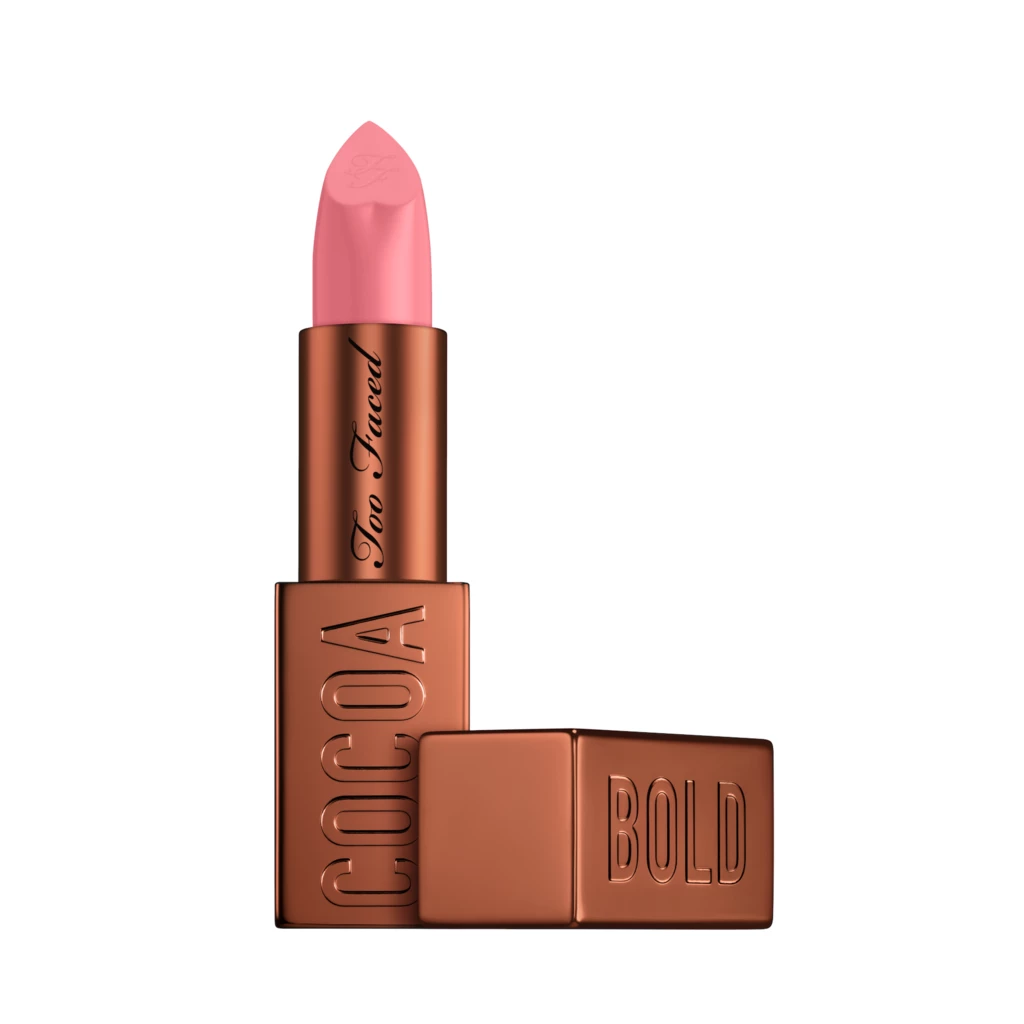 Too Faced - Cocoa Bold Lipstick Chocolate Strawberry på KICKS.no