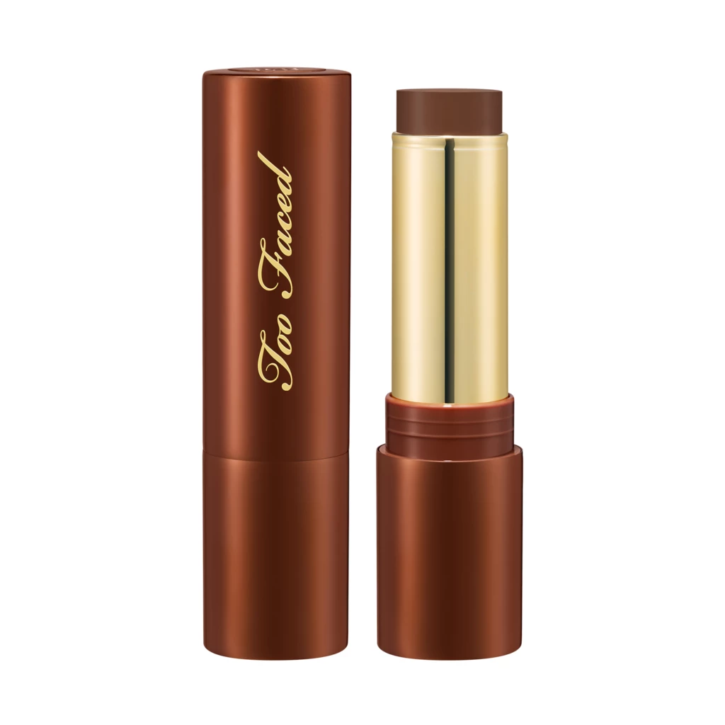 Too Faced - Chocolate Soleil Melting Bronzing & Sculpting Stick Chocolate Lava på KICKS.no