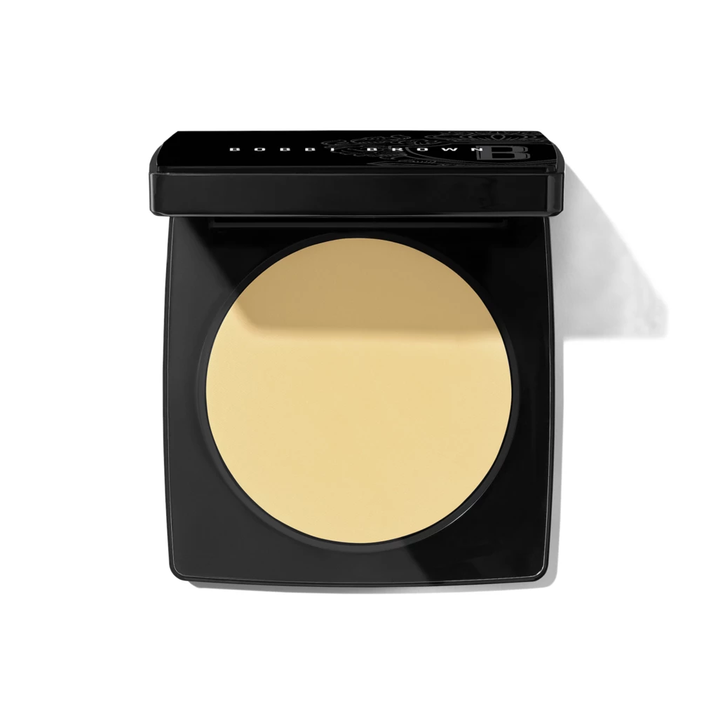Bobbi Brown - Sheer Finish Pressed Powder Pale Yellow på KICKS.se