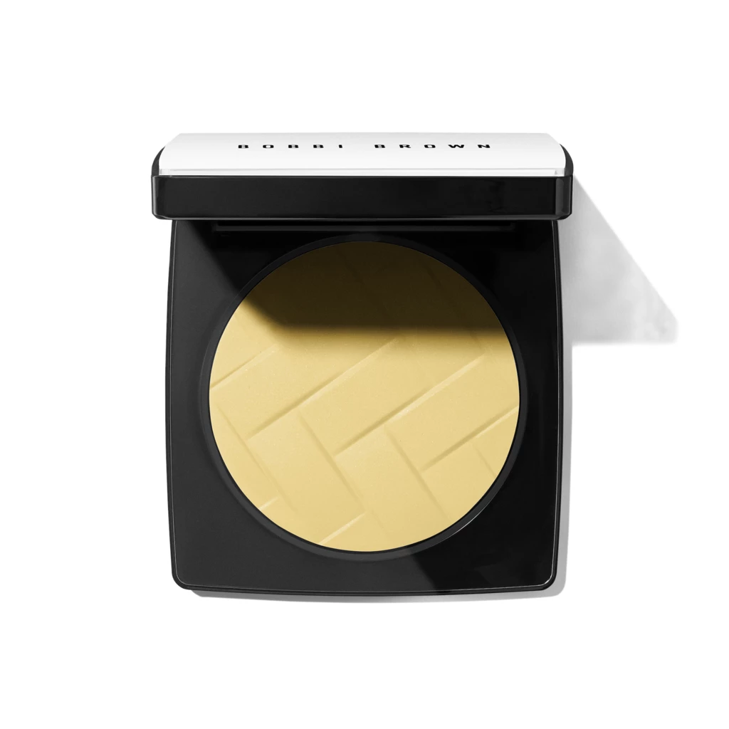 Bobbi Brown - Vitamin Enriched Pressed Powder Yellow på KICKS.se