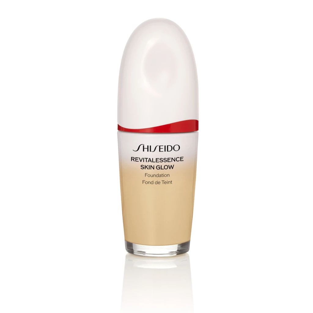 Shiseido - Revitalessence Skin Glow Foundation 210 på KICKS.no