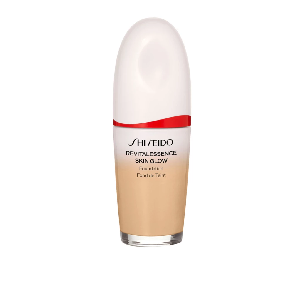 Shiseido - Revitalessence Skin Glow Foundation 330 på KICKS.no