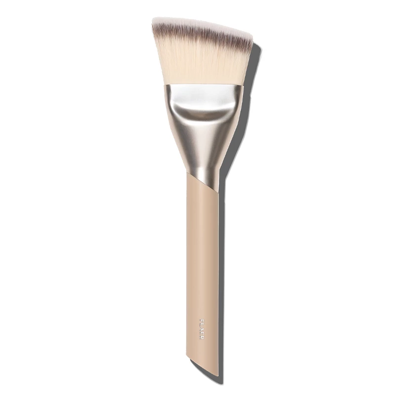 FLAER - 116 Contour & Foundation Brush på KICKS.no