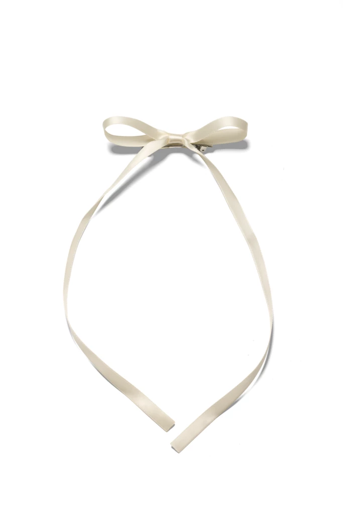 KICKS Beauty - Mini Hair Clip With Bow White på KICKS.no
