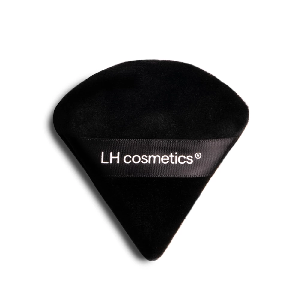 LH cosmetics - Powder Puff på KICKS.se