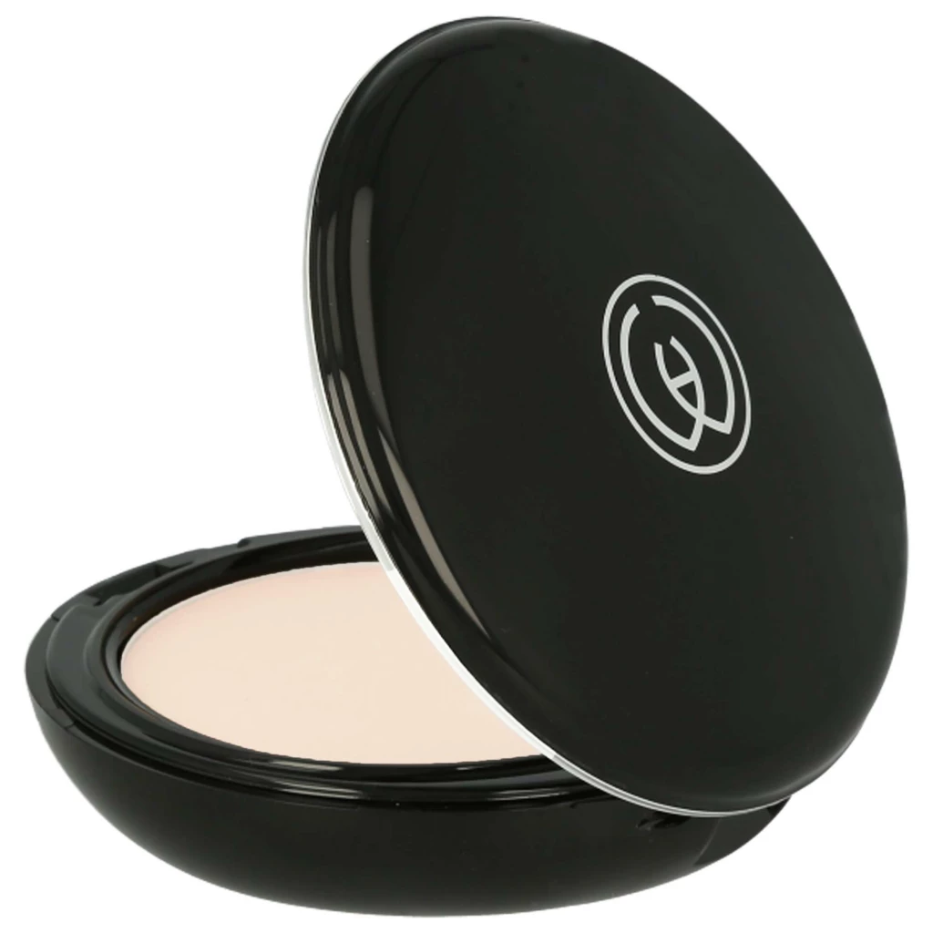 Maria Åkerberg - Compact Cover (Light) 20 Light på KICKS.se