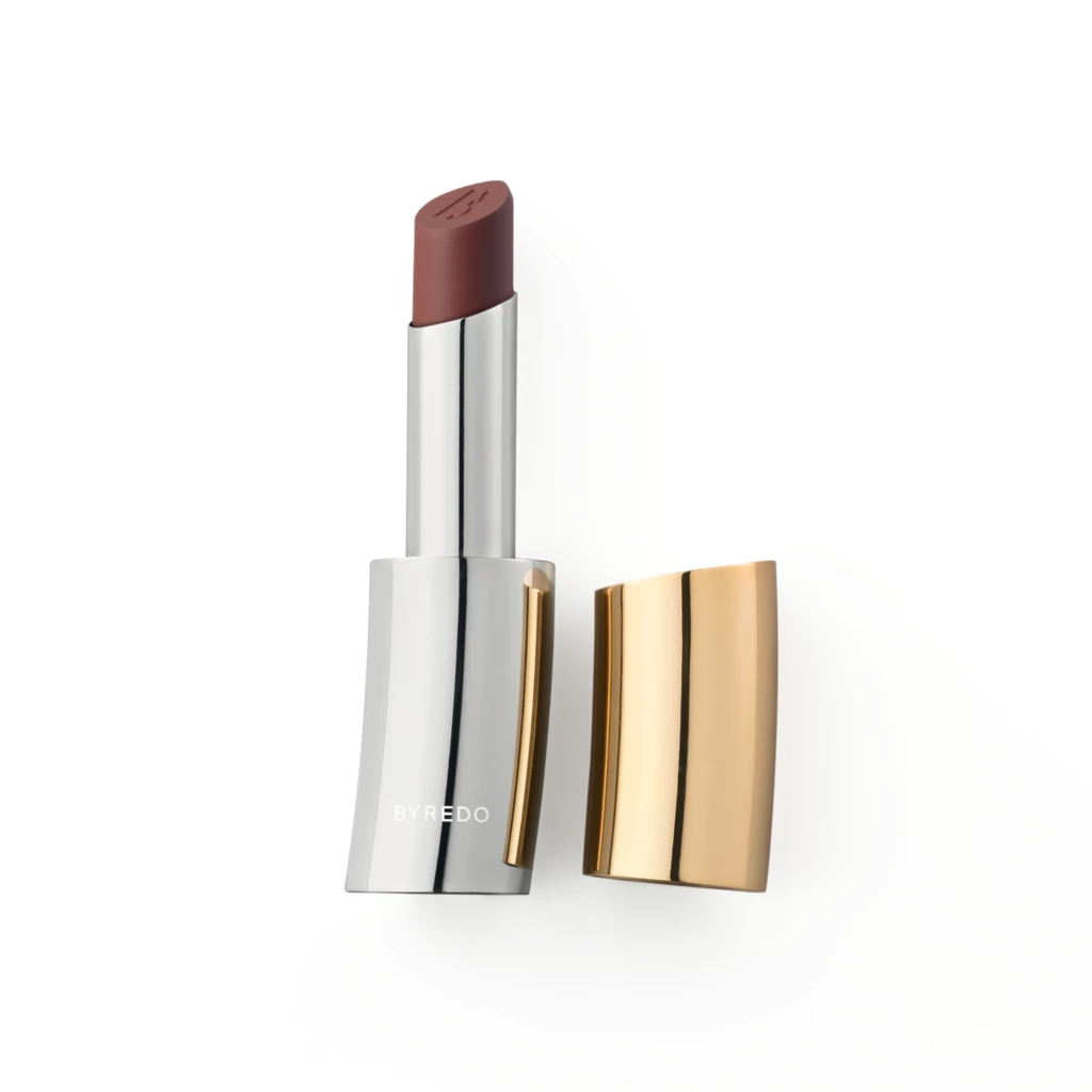 BYREDO - Lipstick Satin Earth Dust på KICKS.se