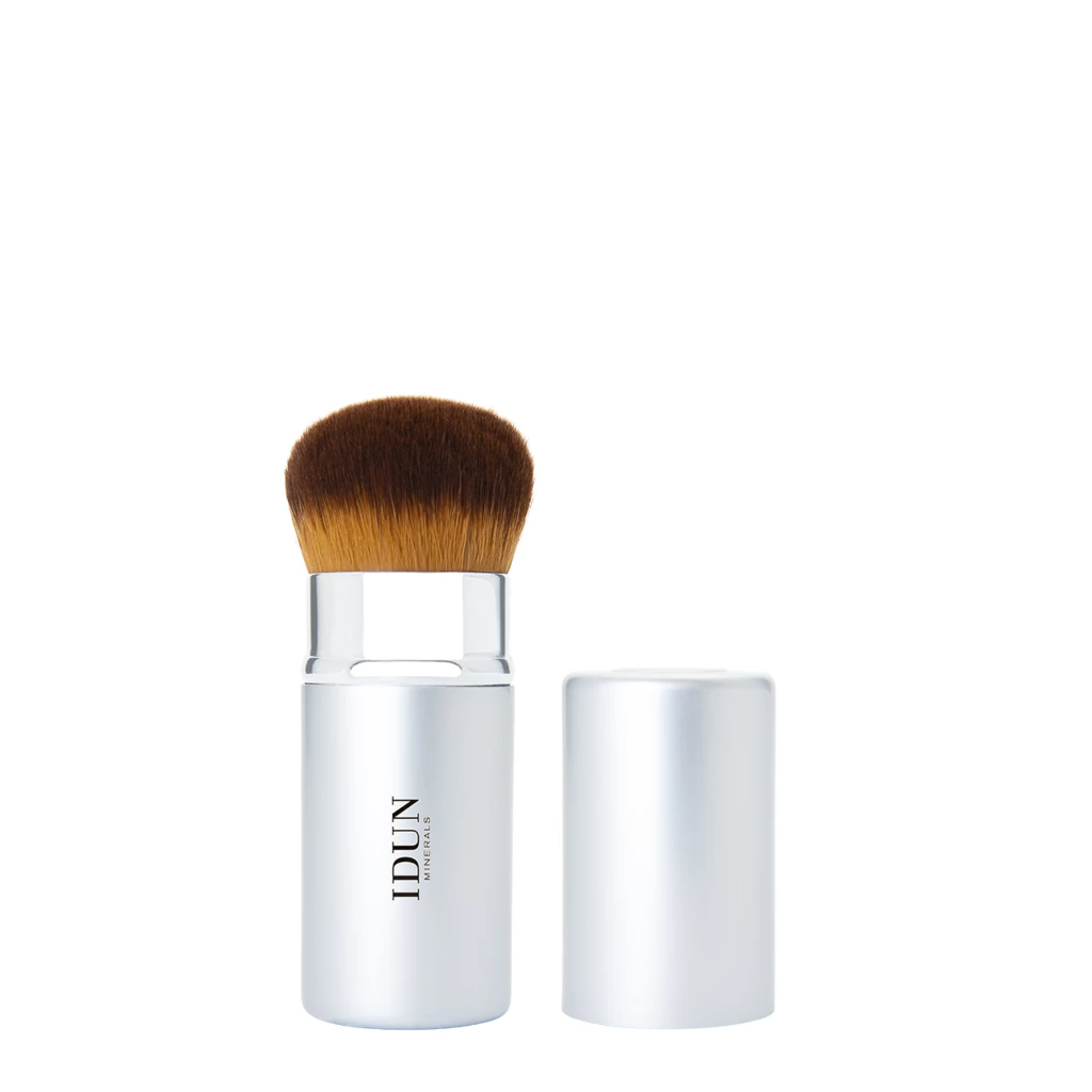 IDUN Minerals - Retractable Kabuki Brush på KICKS.no
