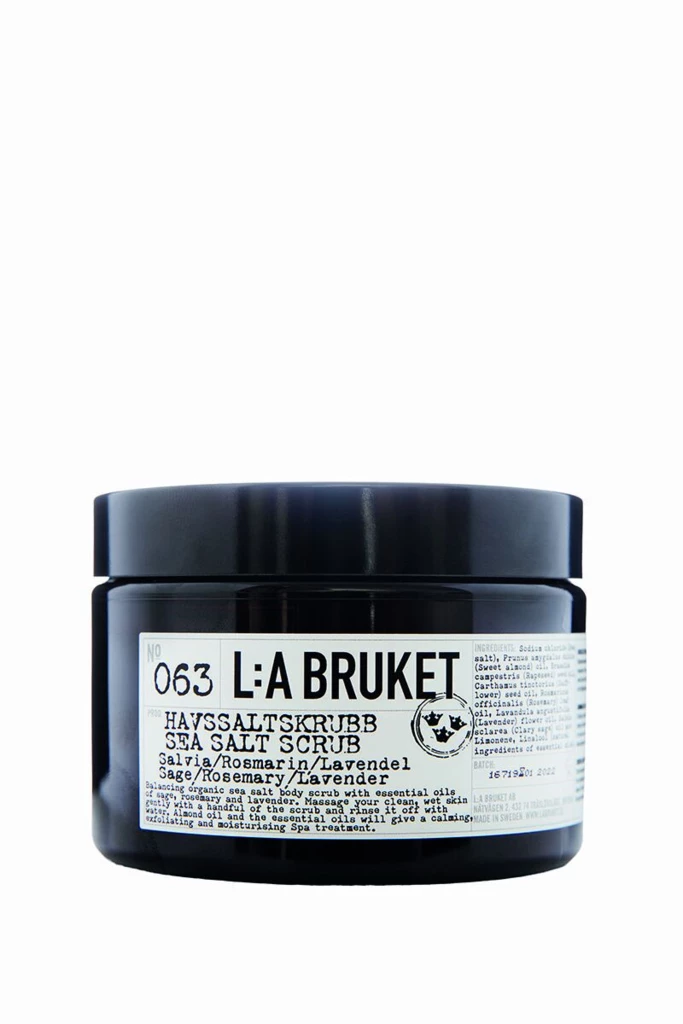 L:a Bruket - 063 Sea Salt Scrub Sage/Rosemary/Lavender 420 g på KICKS.se